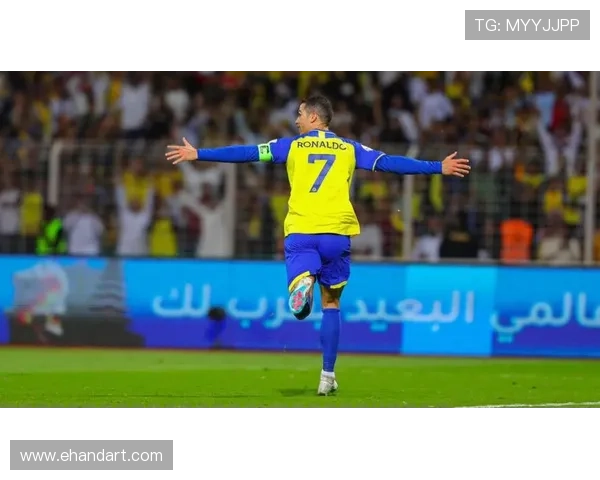 足球巨星感人宣布退役视频回顾辉煌生涯与未来展望引发球迷热泪盈眶